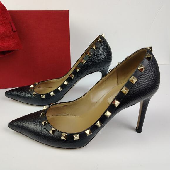 Valentino Black Pebbled Garavani Rockstud Pointed Toe Pump Heel Size 37 1/2 - Picture 4 of 12